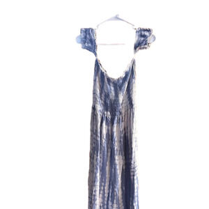 Kiwi and punch size large dress good condition